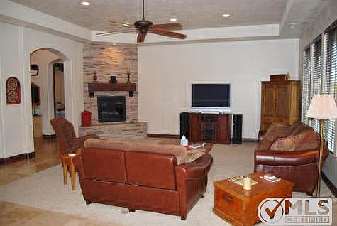 4th image of 762 W 1545 North Cir
