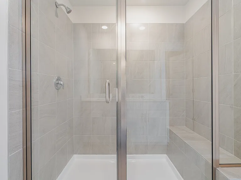 585 Lyness Dr — Photo 20