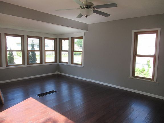 4th image of 403 1st Ave