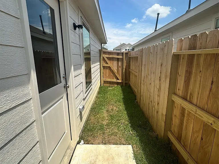 1518 San Sebastien Dr — Photo 21