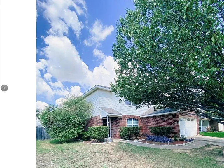 129 Centennial Pl — Photo 2