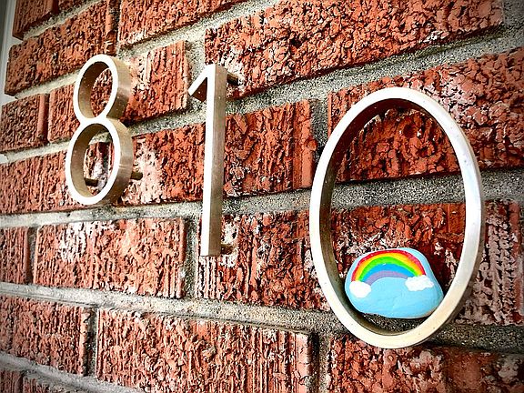 5th image of 810 Fetter Ave