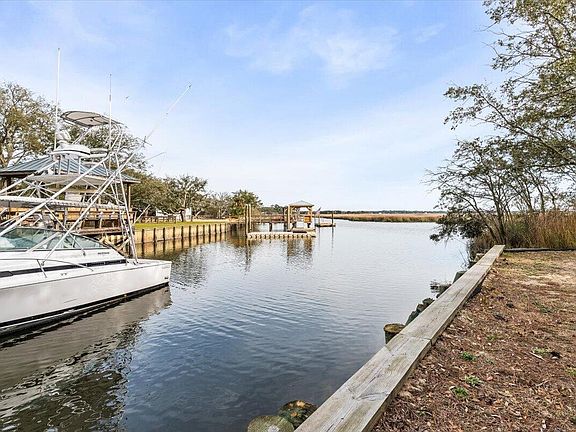 5th image of 101 River Breeze Dr #43