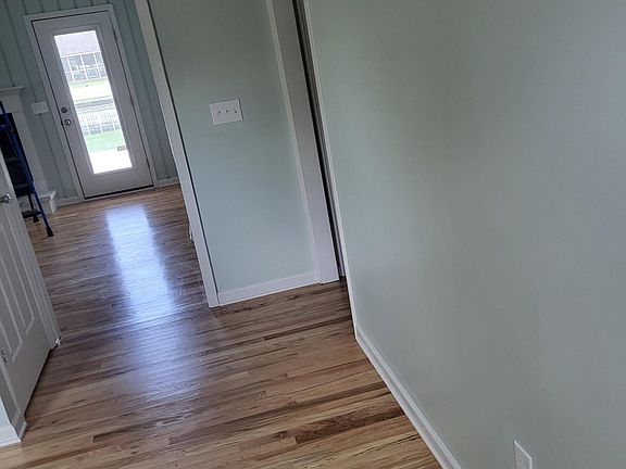 4th image of 670 Williamson Dr