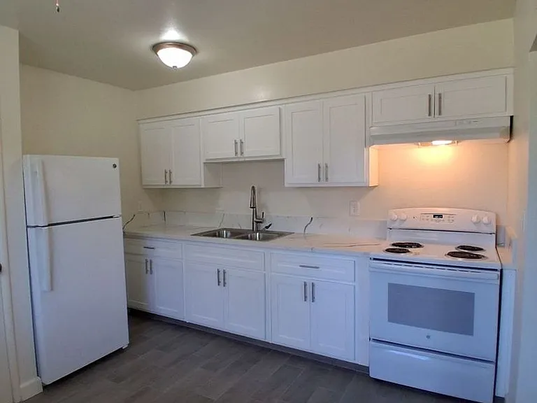 453 N. Orchard St — Photo 5