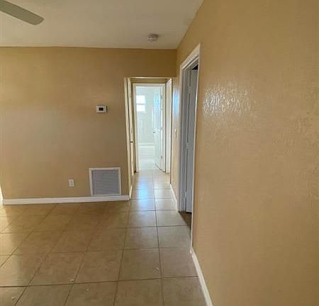 3rd image of 1400 Avenue I APT B