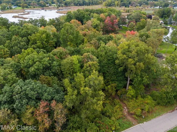 Vacant Chevron Lot C, Highland, MI 48356