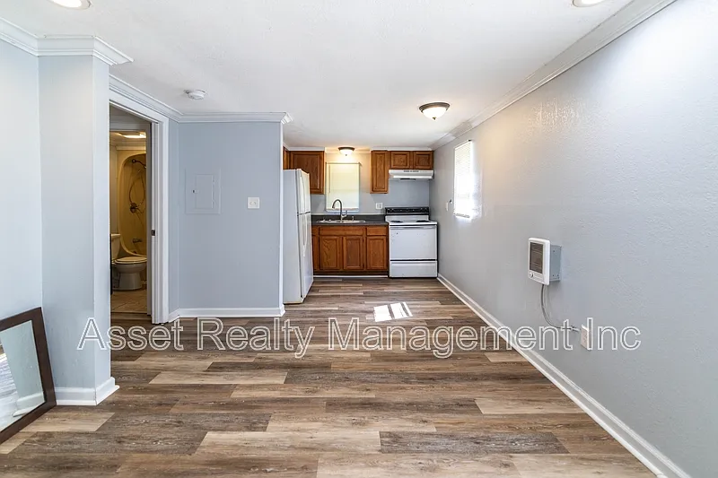 1 bed, 1.0 bath, 484 sqft, $895 — Photo 4