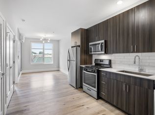 1523 W Howard St #418, Chicago, IL 60626