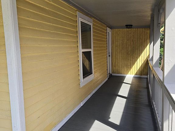 4th image of 320 E Oak Hill Ave