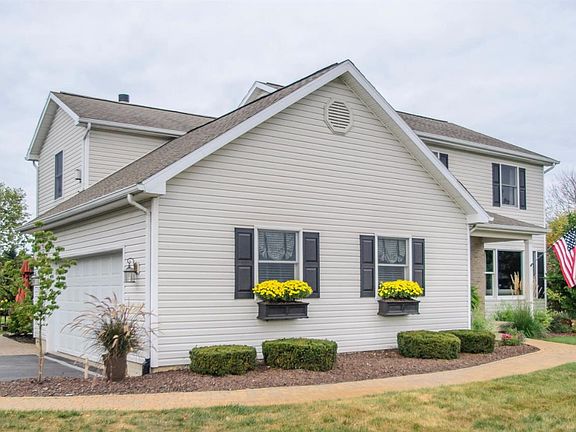 3rd image of 5772 Creekview Dr