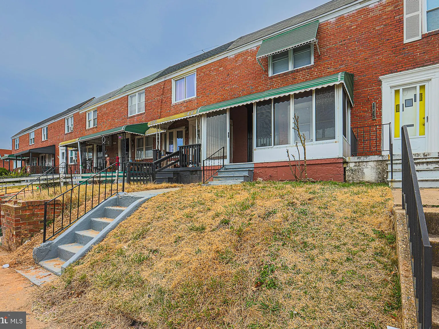 3 bed, 1.0 bath, 1024 sqft, $1,650 — Photo 2