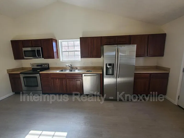 306 Joshua Landing Ct — Photo 5
