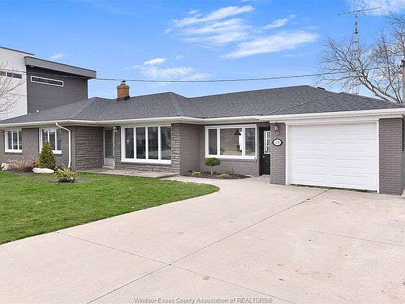 2nd image of 208 Robson Rd