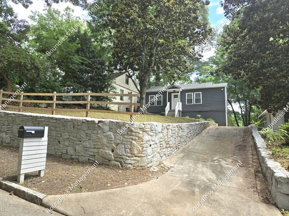 1064 Westmoor Dr NW