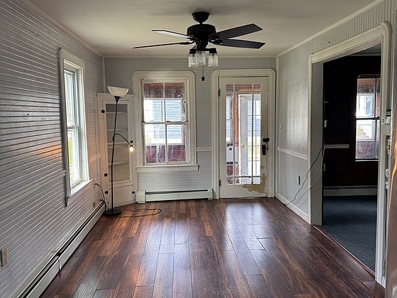 2nd image of 28 Crane St
