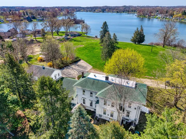 11811 Laird Rd, Brooklyn, MI 49230