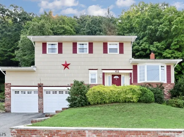 62 Molinari Dr, Wanaque Boro, NJ 07465