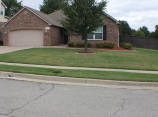 1221 S Umbrella Ave, Broken Arrow, OK 74012