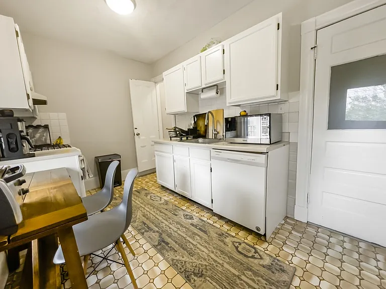 55 Hall Ave #2R — Photo 9