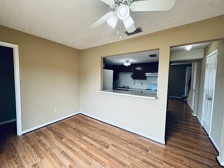 151 Kitty Hawk Sq — Photo 4