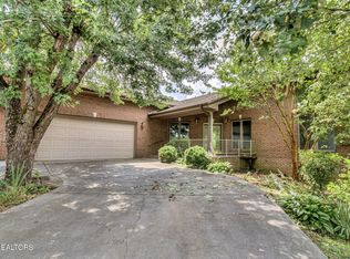 1202 Cherokee Circle Dr, Sevierville, TN 37862