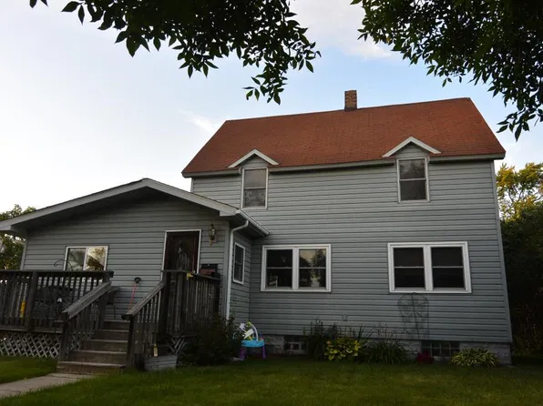 304 9th St NW, Chisholm, MN 55719