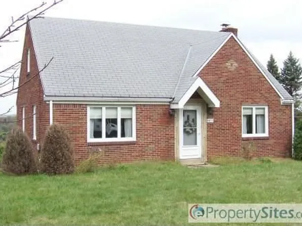 8072 Steubenville Pike, Oakdale, PA 15071