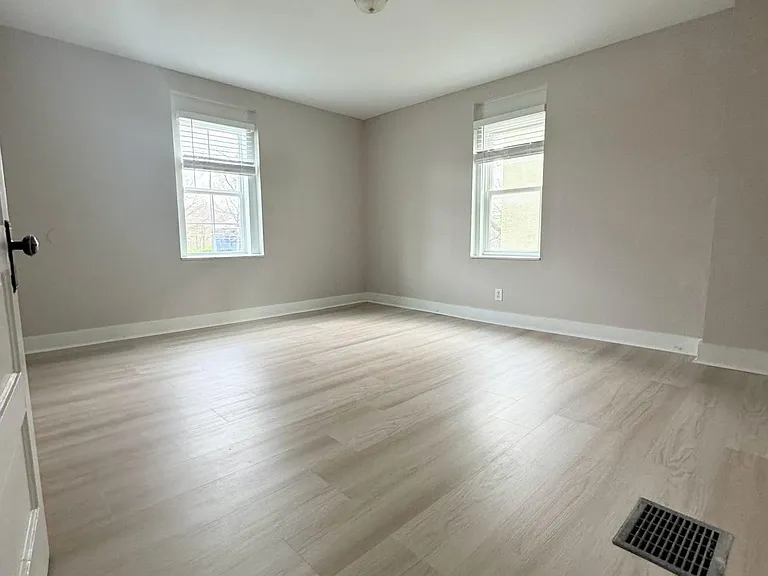 9 Orbon Pl — Photo 10