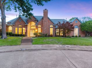 6907 Maple Creek Ln, Dallas, TX 75252