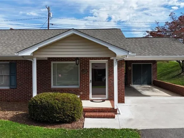 2023 N Main St, Mount Airy, NC 27030