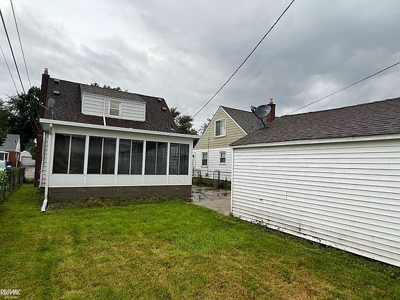 3rd image of 21748 Rausch Ave