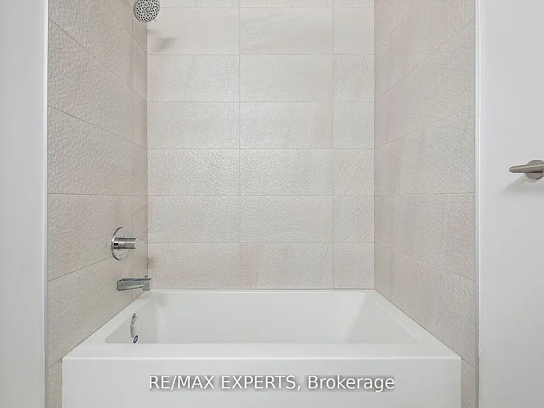 50 Upper Mall Way #B1504 — Photo 31