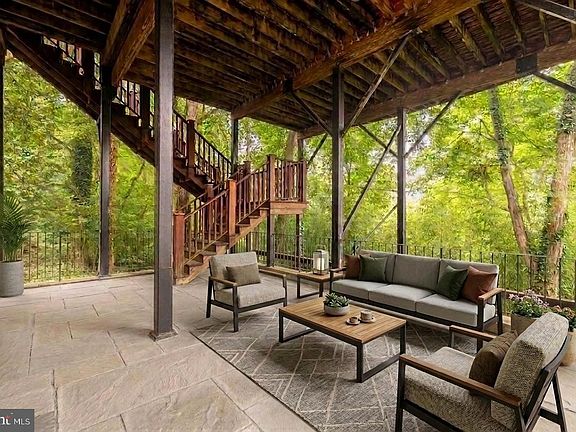 3rd image of 6512 Ridge Dr