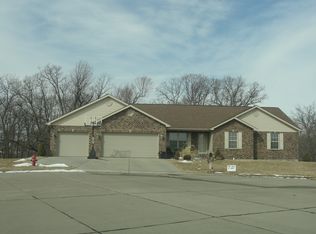 401 Cliff View Pl, Valmeyer, IL 62295