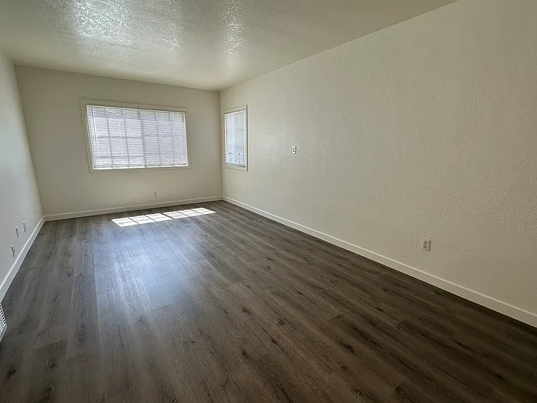 3954 Hortensia St #3954 — Photo 6