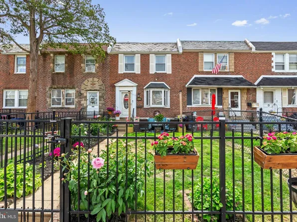 6237 Montague St, Philadelphia, PA 19135