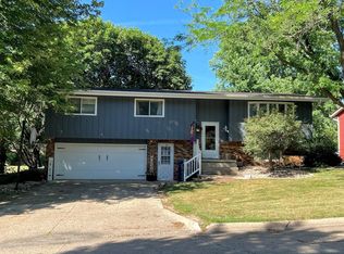 7 Parkway Dr, Spencer, IA 51301