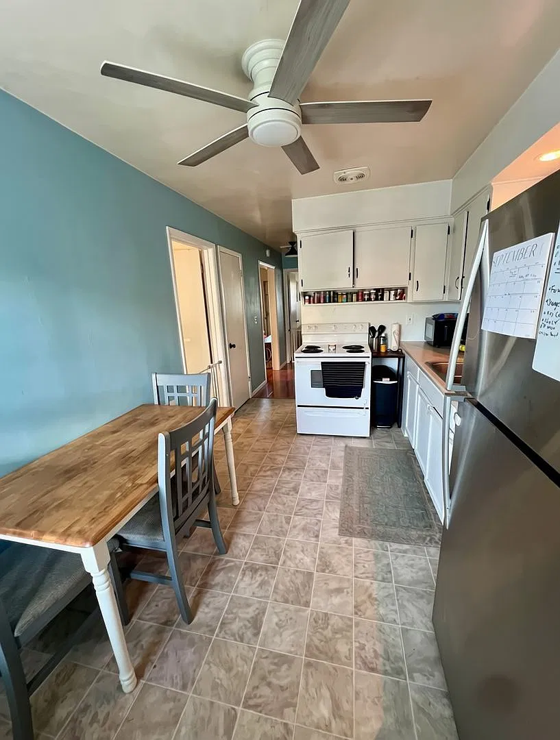 Charming 2 Bedroom Cottage Style Duplex in Medford — Photo 4