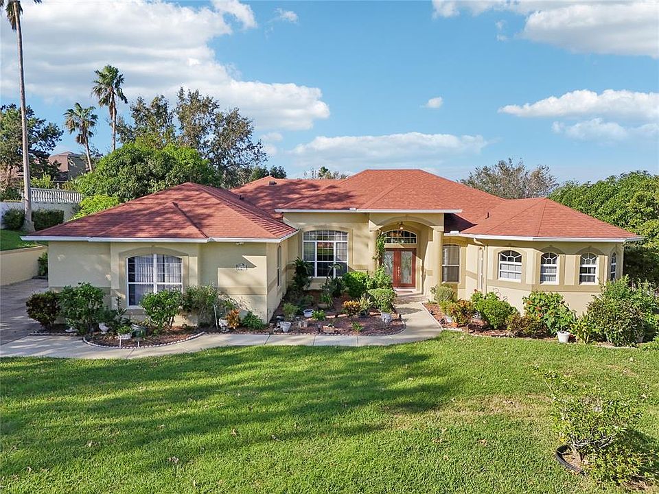 1st image of 12616 Crown Point Cir