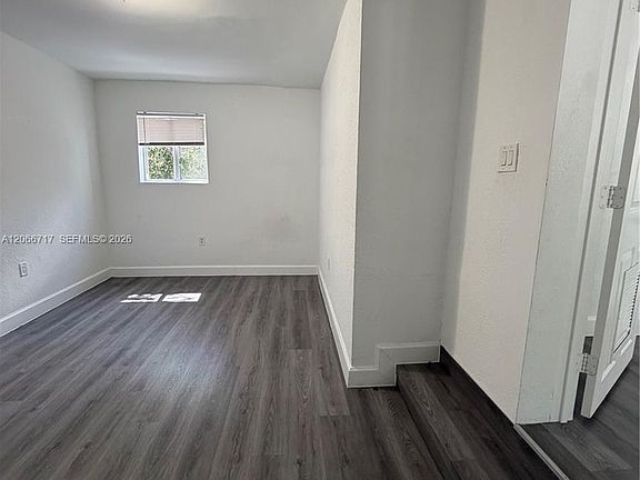 3rd image of 328 SW 15th Ave