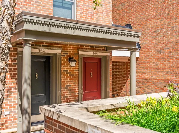 164 Ashley Mews, Ann Arbor, MI 48103