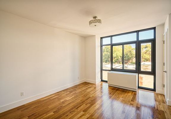 4th image of 33 Caton Pl APT 6N