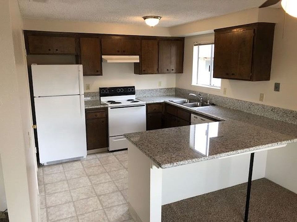 1st image of 1865 E 8th St APT 129