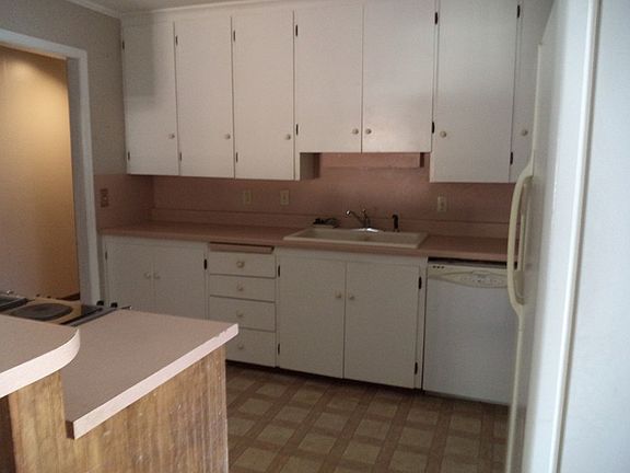 5th image of 309 N Central St
