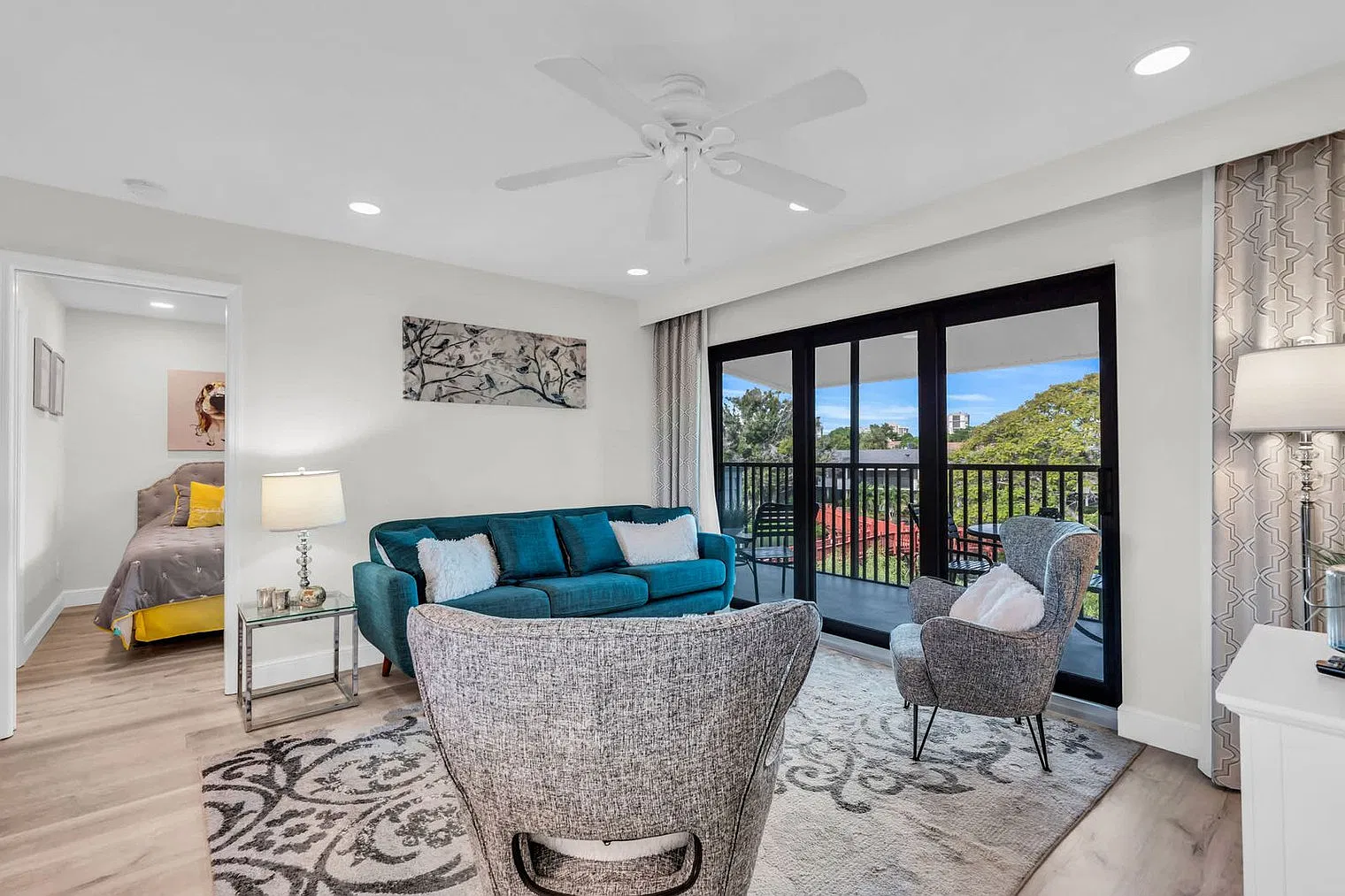 2 bed, 2.0 bath, 861 sqft, $8,408 — Photo 2