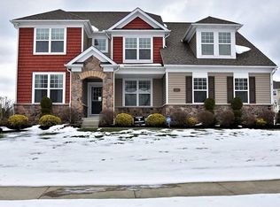 610 Markus Ln, Aurora, OH 44202