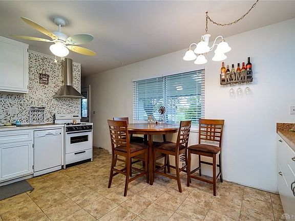 5th image of 902 Pepperwood Dr