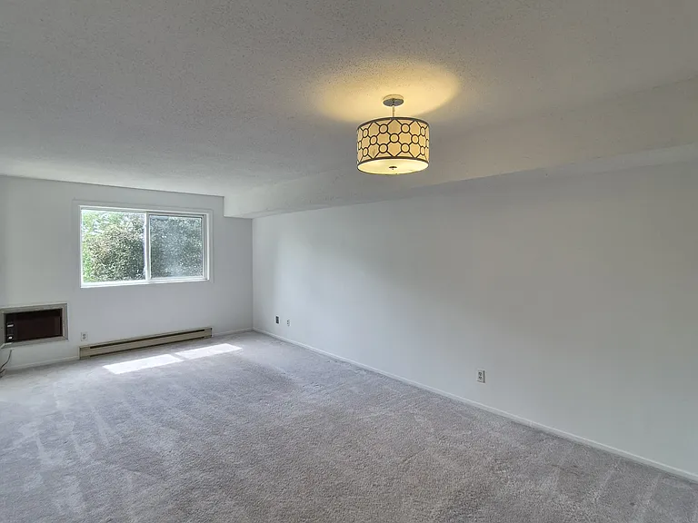 318 Lorry Greenberg Dr #322 — Photo 8