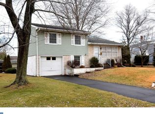 126 Maplewood Dr, Douglassville, PA 19518